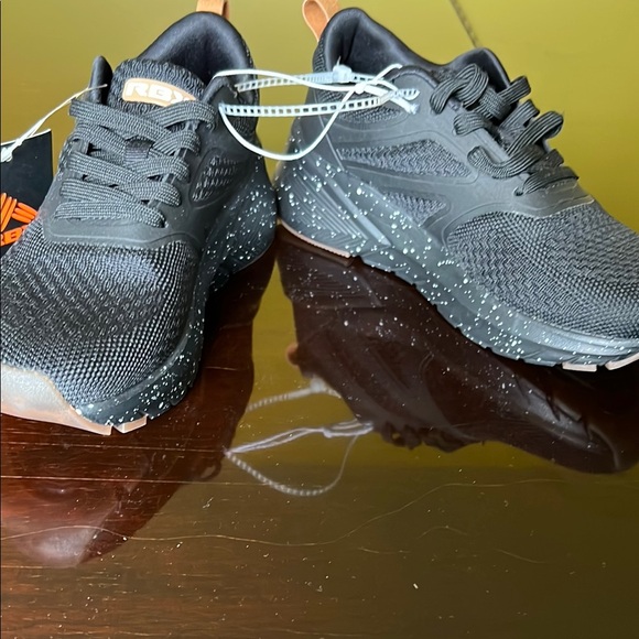 Reebox Galia Women’s Black Athletic Shoes, New with Tags, Flecks on Soles, sz 6 - Picture 9 of 10